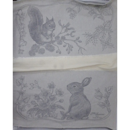 Torchon lapin et écureuil, gris liseré argenté Torchon lapin et écureuil, gris liseré argenté