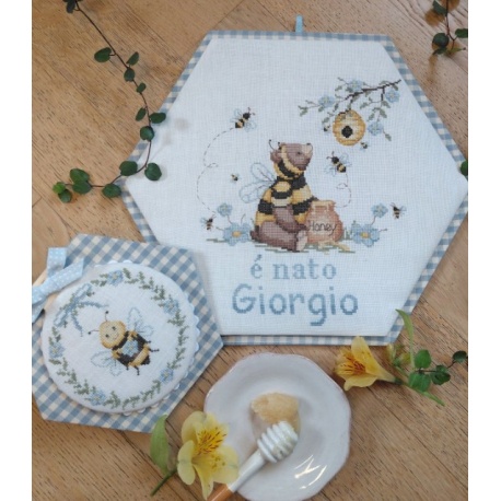 Happy Bees - A little Honey is on the way